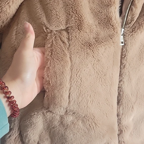 Zara-KIDS-Pink Faux Fur Hooded Coat-Size 9 - Picture 5 of 15